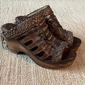 Freebird by Steve Madden Clogs